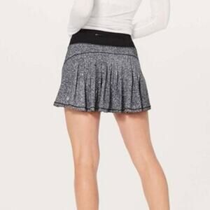 Lululemon Circuit Breaker Pleated Skort in Black and White Splatter Size 4